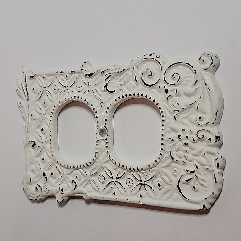 Two Outlet Covers - Picture 2 of 5